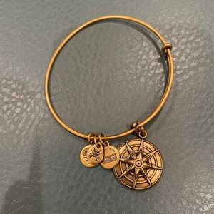 Alex and Ani Star of Venus Charm Bracelet EUC